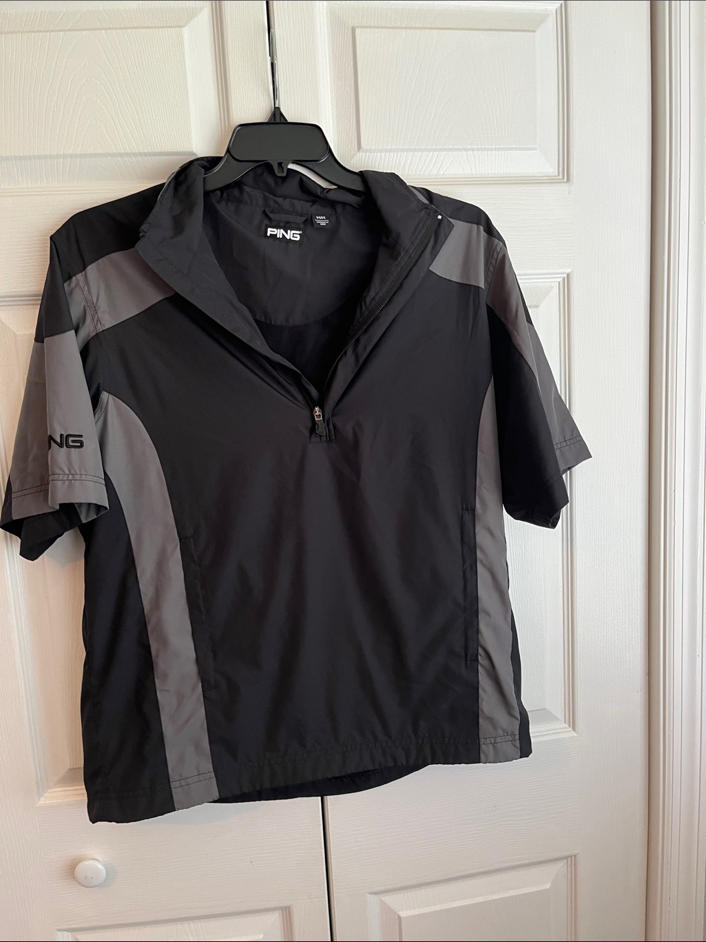 Ping Black  Gray Short Sleeve Pullover